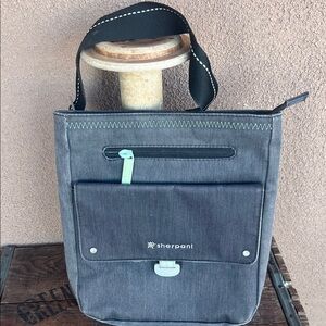 Sherpani Black and Blue crossbody bag